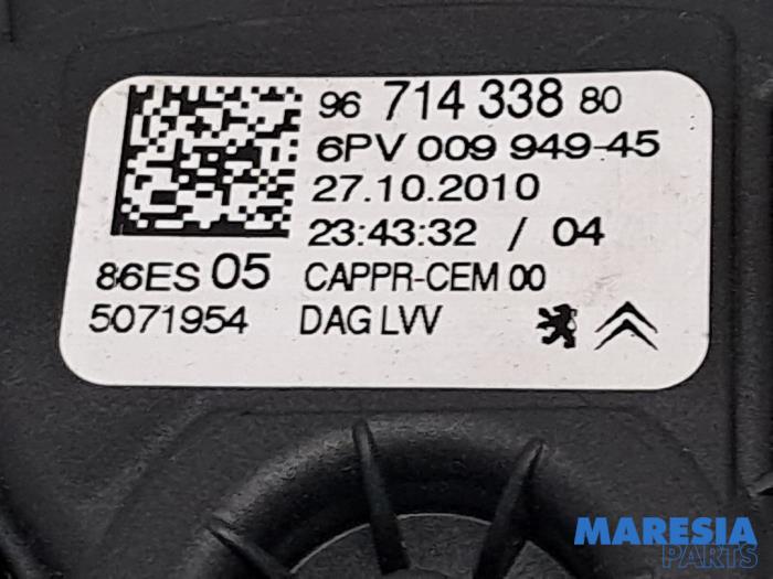 Gaspedalsensor från en Citroën DS3 (SA) 1.6 16V VTS THP 155 2010
