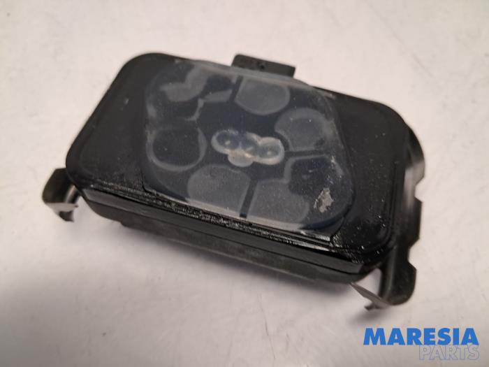 Begagnade Regnsensor Citroen Jumpy (G9) 1.6 HDI 16V Pris € 48,40 Inklusive moms erbjuds av Maresia Parts