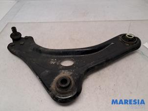 Begagnade Främre undre gaffelben, höger Citroen C3 (SX/SW) 1.2 Vti 12V PureTech Pris € 25,00 Marginaltabell erbjuds av Maresia Parts