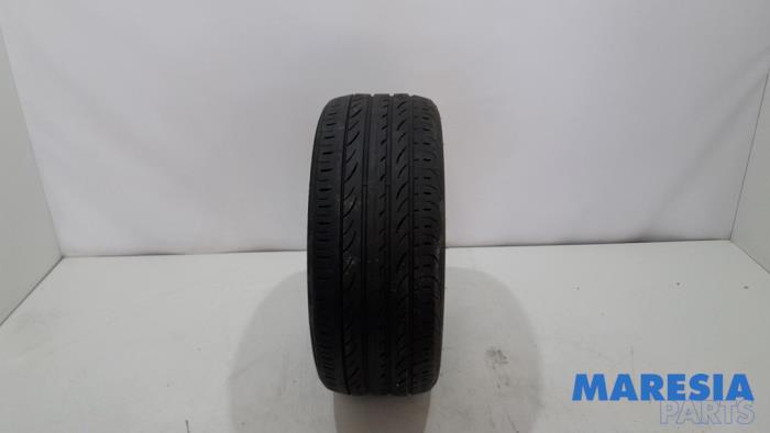 Używane Opona zimowa Citroen C5 III Tourer (RW) 2.0 16V Cena € 45,00 Procedura marży oferowane przez Maresia Parts