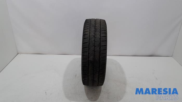 Begagnade Däck Renault Trafic (1FL/2FL/3FL/4FL) 2.0 dCi 16V 120 Pris € 48,40 Inklusive moms erbjuds av Maresia Parts