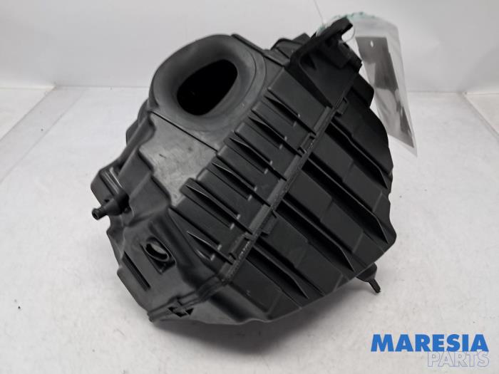 Begagnade Luftfilterhus Renault Grand Scénic III (JZ) 1.4 16V TCe 130 Pris € 22,50 Marginaltabell erbjuds av Maresia Parts