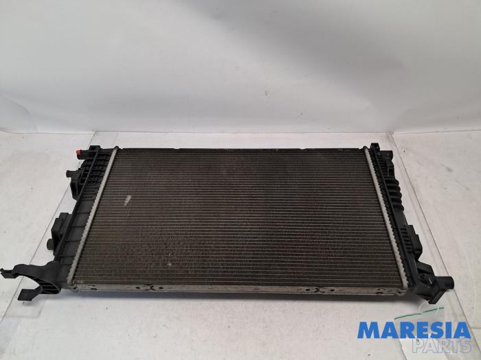 Usagé Radiateur Renault Grand Scénic III (JZ) 1.4 16V TCe 130 Prix € 35,00 Règlement à la marge proposé par Maresia Parts