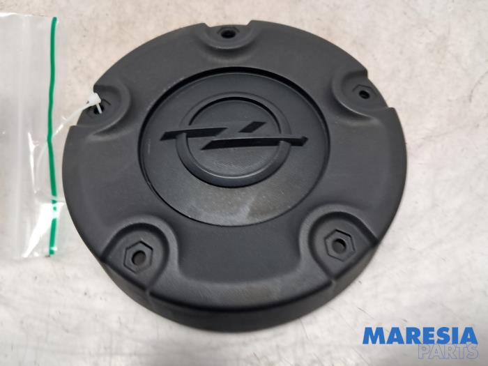 Używane Kolpak Opel Combo Cargo 1.5 CDTI 100 Cena € 18,09 Z VAT oferowane przez Maresia Parts