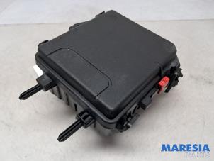 Begagnade Säkringsbox Renault Grand Scénic III (JZ) 1.4 16V TCe 130 Pris € 22,50 Marginaltabell erbjuds av Maresia Parts