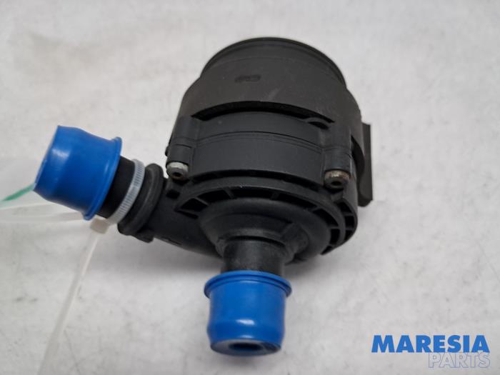 Begagnade Extra vattenpump Renault Grand Scénic III (JZ) 1.4 16V TCe 130 Pris € 25,00 Marginaltabell erbjuds av Maresia Parts