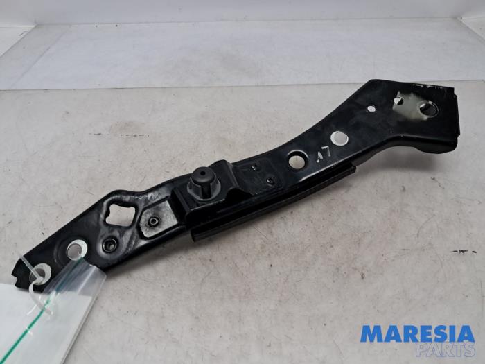 Begagnade Front Renault Megane III Grandtour (KZ) 1.2 16V TCE 115 Pris € 29,99 Marginaltabell erbjuds av Maresia Parts