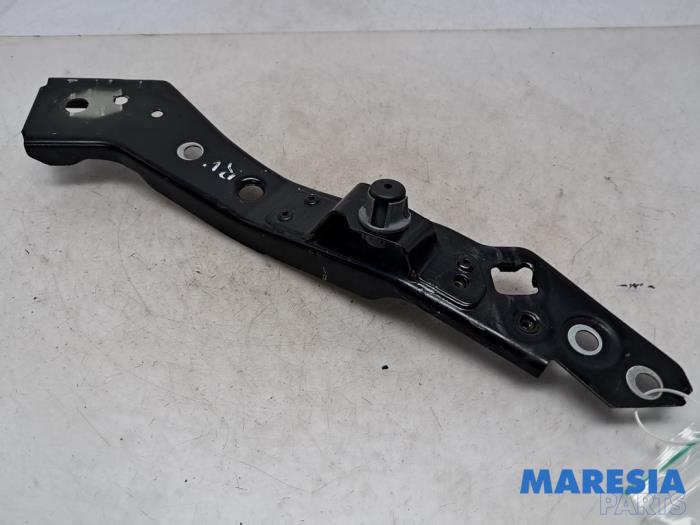 Begagnade Front Renault Megane III Grandtour (KZ) 1.2 16V TCE 115 Pris € 29,99 Marginaltabell erbjuds av Maresia Parts