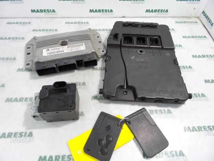 Used Engine management computer Renault Grand Scénic II (JM) 2.0 16V Price € 324,99 Margin scheme offered by Maresia Parts