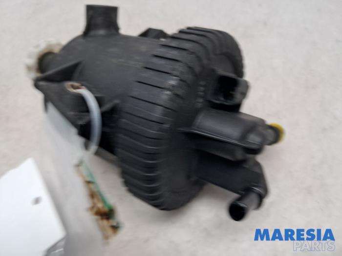 Begagnade Bränslefilterhus Peugeot 307 SW (3H) 2.0 HDi 90 Pris € 40,00 Marginaltabell erbjuds av Maresia Parts