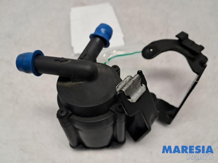 Begagnade Extra vattenpump Citroen DS3 Cabrio (SB) 1.6 16V VTS THP Pris € 60,00 Marginaltabell erbjuds av Maresia Parts