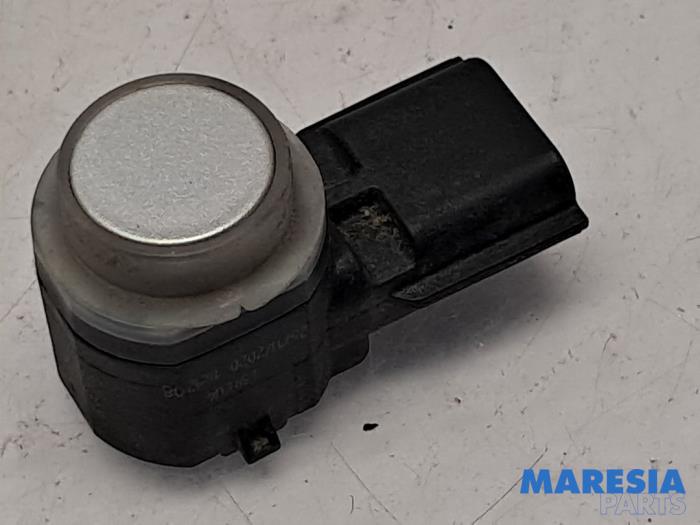 Usados Sensor PDC Renault Trafic (1FL/2FL/3FL/4FL) 2.0 dCi 16V 120 Precio € 23,60 IVA incluido ofrecido por Maresia Parts