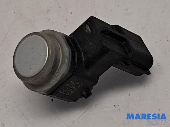Usados Sensor PDC Renault Trafic (1FL/2FL/3FL/4FL) 2.0 dCi 16V 120 Precio € 23,60 IVA incluido ofrecido por Maresia Parts