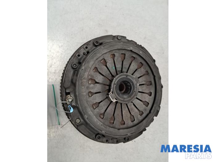Gebrauchte Doppelte Masse Schwungrad Alfa Romeo GT (937) 1.9 JTD 16V Multijet Preis € 145,00 Margenregelung angeboten von Maresia Parts