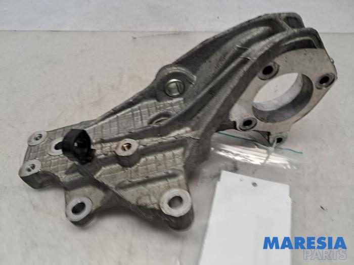 Used Engine mount Alfa Romeo GT (937) 1.9 JTD 16V Multijet Price € 50,00 Margin scheme offered by Maresia Parts