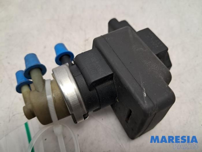 Usagé Régulateur pression turbo Citroen C4 Picasso (3D/3E) 1.6 16V THP 155 Prix € 25,00 Règlement à la marge proposé par Maresia Parts