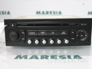 Usados Reproductor de CD y radio Citroen Berlingo 1.6 Hdi 16V 90 Precio € 72,60 IVA incluido ofrecido por Maresia Parts