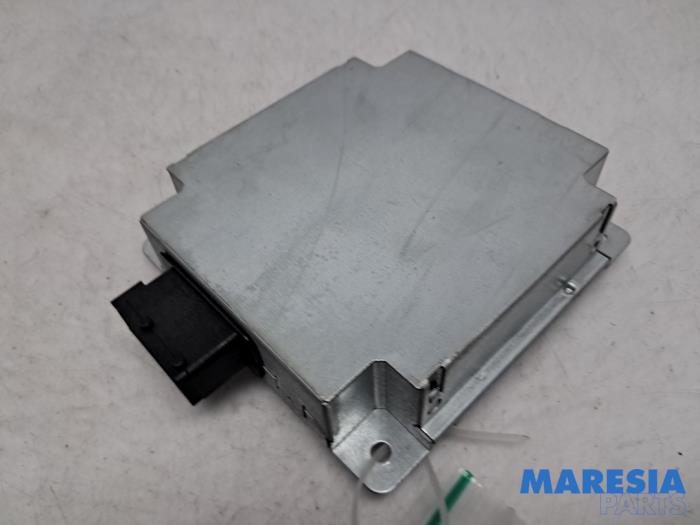 Używane Modul radiowy Fiat Panda (312) 0.9 TwinAir 60 Cena € 20,00 Procedura marży oferowane przez Maresia Parts