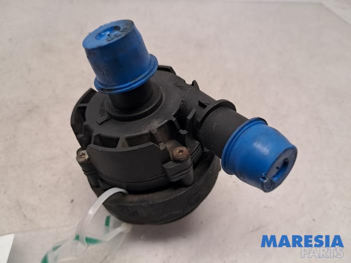 Begagnade Extra vattenpump Opel Vivaro 1.6 CDTi BiTurbo 125 Pris € 30,24 Inklusive moms erbjuds av Maresia Parts