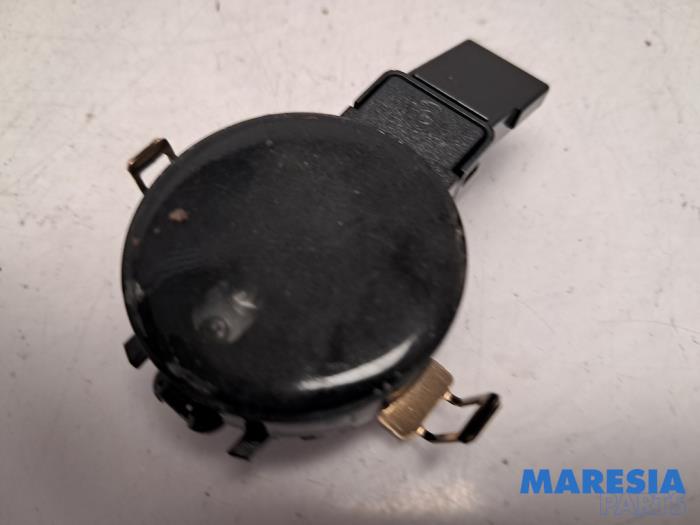 Begagnade Regnsensor Peugeot 208 II (UB/UH/UP) 1.2 Hybrid 136 Pris € 35,00 Marginaltabell erbjuds av Maresia Parts
