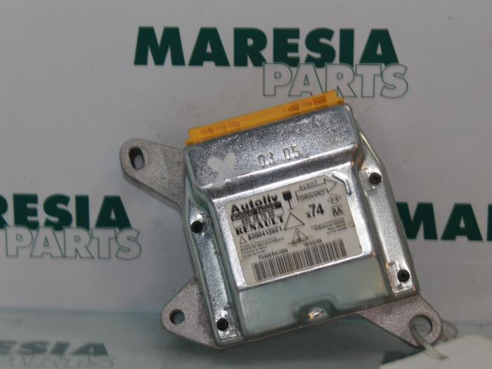 Begagnade Airbagmodul Renault Laguna II Grandtour (KG) 2.0 16V Pris € 100,00 Marginaltabell erbjuds av Maresia Parts