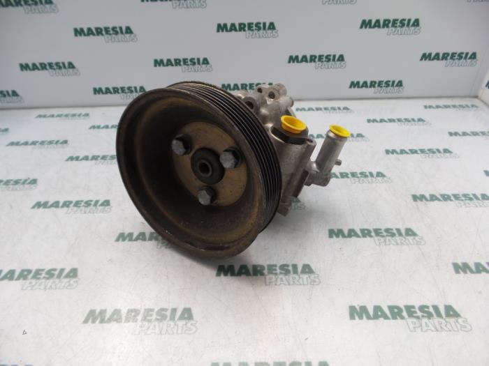 Usagé Pompe de direction Alfa Romeo 166 2.0 Twin Spark 16V Prix € 50,00 Règlement à la marge proposé par Maresia Parts