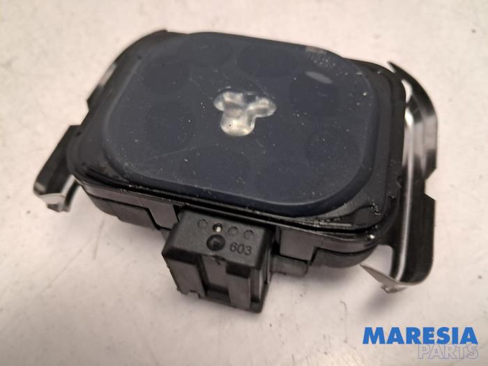 Begagnade Regnsensor Peugeot Partner (GC/GF/GG/GJ/GK) 1.6 HDI 90 Pris € 24,20 Inklusive moms erbjuds av Maresia Parts