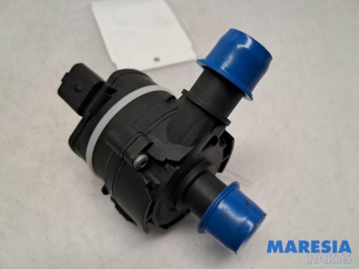 Begagnade Extra vattenpump Opel Vivaro 1.6 CDTi BiTurbo 125 Pris € 30,24 Inklusive moms erbjuds av Maresia Parts