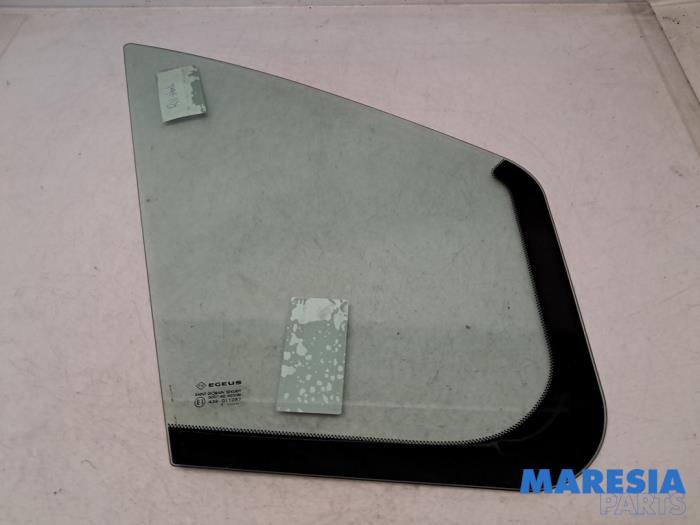 Usados Ventanilla triangular derecha delante Opel Vivaro 1.6 CDTi BiTurbo 125 Precio € 60,50 IVA incluido ofrecido por Maresia Parts