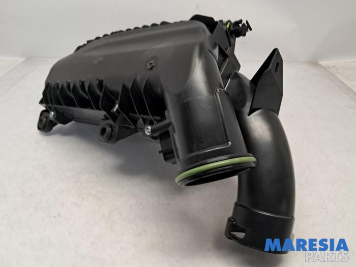 Gebrauchte Luftfiltergehäuse Peugeot 208 II (UB/UH/UP) 1.2 Hybrid 136 Preis € 54,95 Margenregelung angeboten von Maresia Parts