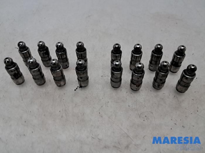 Gebrauchte Ventilstößel Citroen C4 Coupé (LA) 1.6 HDi 16V 110 Preis € 30,00 Margenregelung angeboten von Maresia Parts