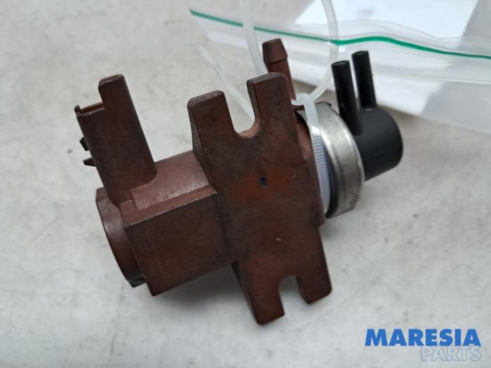 Usagé Régulateur pression turbo Citroen C4 Coupé (LA) 1.6 HDi 16V 110 Prix € 25,00 Règlement à la marge proposé par Maresia Parts
