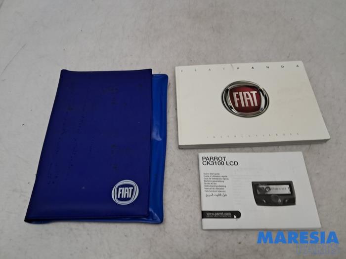 Używane Instrukcja Fiat Panda (312) 0.9 TwinAir Turbo 85 Cena € 25,00 Procedura marży oferowane przez Maresia Parts