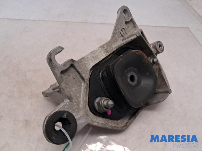 Usagé Support moteur Renault Scénic IV (RFAJ) 1.3 TCE 140 16V Prix € 50,00 Règlement à la marge proposé par Maresia Parts