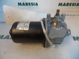 Usagé Moteur essuie-glace avant Fiat Stilo MW (192C) 1.6 16V Prix € 25,00 Règlement à la marge proposé par Maresia Parts