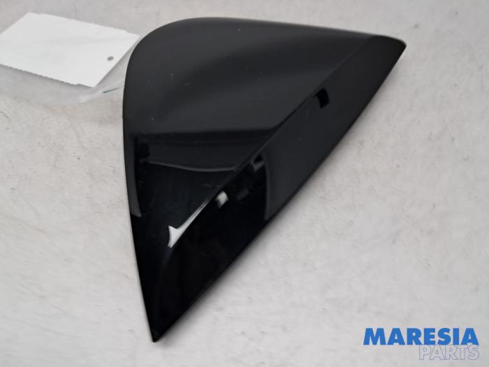 Begagnade Dekorstripe Renault Scénic IV (RFAJ) 1.3 TCE 140 16V Pris € 20,00 Marginaltabell erbjuds av Maresia Parts