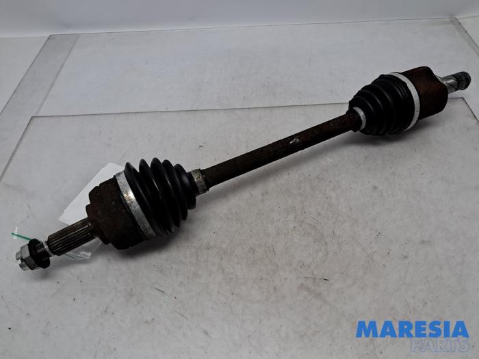 Gebrauchte Antriebswelle links vorne Renault Megane III Grandtour (KZ) 2.0 16V CVT Preis € 50,00 Margenregelung angeboten von Maresia Parts