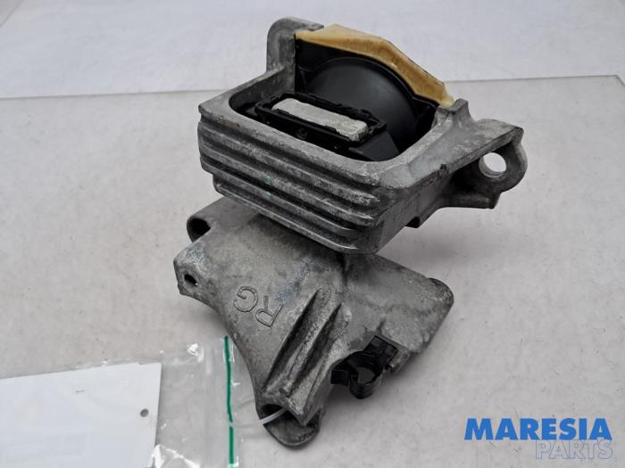 Used Engine mount Renault Megane III Grandtour (KZ) 2.0 16V CVT Price € 49,99 Margin scheme offered by Maresia Parts