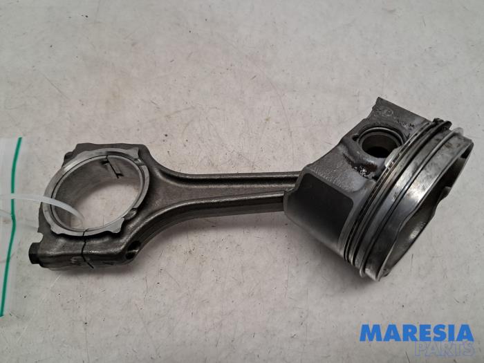 Used Piston Alfa Romeo Giulietta (940) 1.4 TB 16V MultiAir Price € 50,00 Margin scheme offered by Maresia Parts