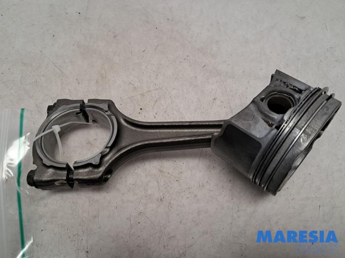 Used Piston Alfa Romeo Giulietta (940) 1.4 TB 16V MultiAir Price € 50,00 Margin scheme offered by Maresia Parts