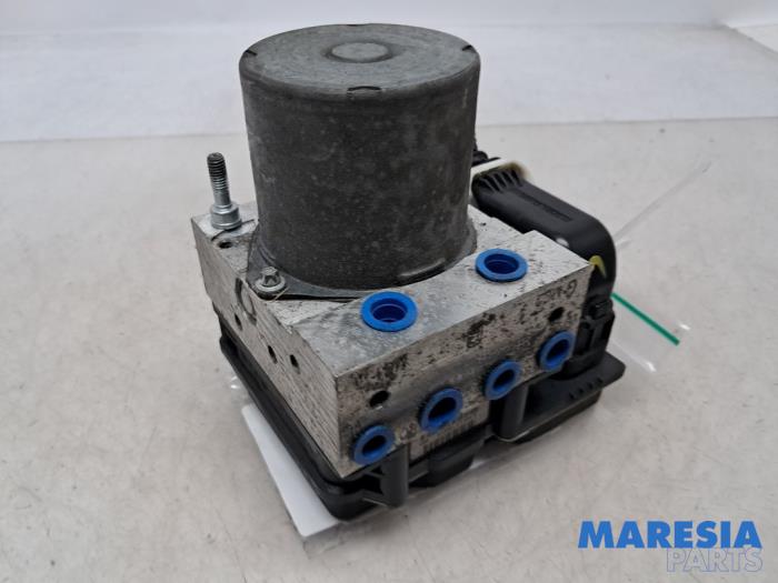 Used ABS pump Toyota ProAce (MDX) 2.0 D4-D Price € 157,30 Inclusive VAT offered by Maresia Parts