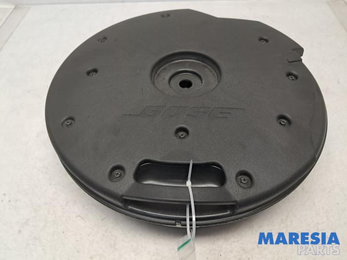 Używane Subwoofer Renault Talisman Estate (RFDK) 1.6 Energy TCe 150 Cena € 99,99 Procedura marży oferowane przez Maresia Parts