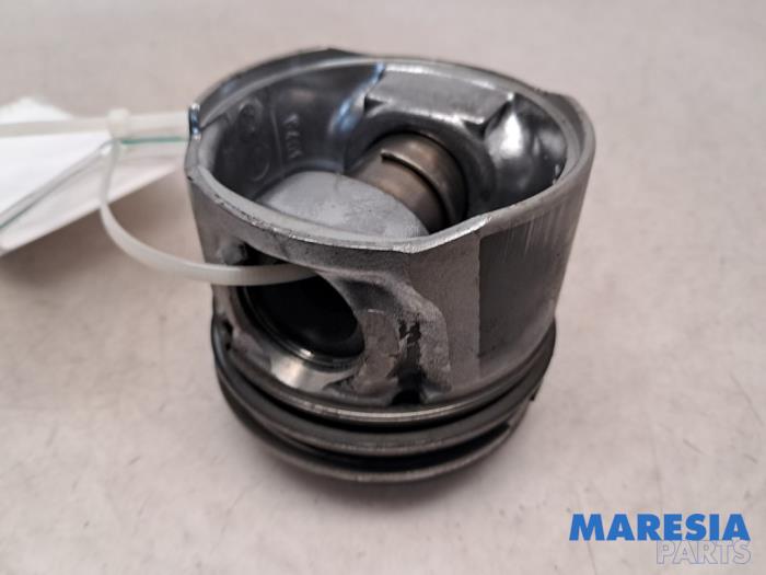 Usados Pistón Citroen C4 Picasso (3D/3E) 1.6 e-HDi 115 Precio € 45,00 Norma de margen ofrecido por Maresia Parts