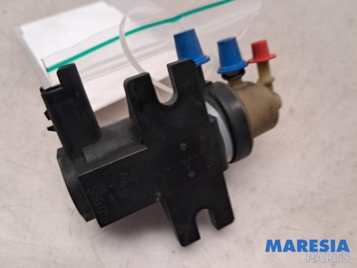 Usagé Régulateur pression turbo Citroen C4 Picasso (3D/3E) 1.6 e-HDi 115 Prix € 40,00 Règlement à la marge proposé par Maresia Parts