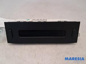 Usados Pantalla interior Peugeot 206+ (2L/M) 1.4 XS Precio € 24,99 Norma de margen ofrecido por Maresia Parts