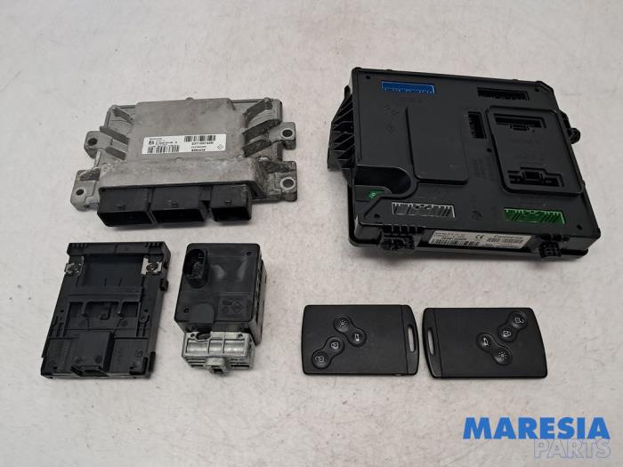 Used Engine management computer Renault Megane III Grandtour (KZ) 2.0 16V CVT Price € 325,00 Margin scheme offered by Maresia Parts