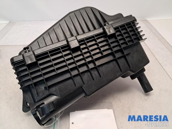 Gebrauchte Luftfiltergehäuse Peugeot 206+ (2L/M) 1.4 XS Preis € 32,50 Margenregelung angeboten von Maresia Parts