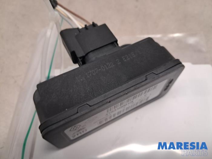 Usagé Ordinateur ESP Renault Megane III Grandtour (KZ) 2.0 16V CVT Prix € 19,50 Règlement à la marge proposé par Maresia Parts