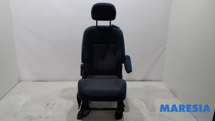 Używane Fotel prawy Citroen Berlingo Cinqspace, Multispace 1.6 VTi 95 16V Cena € 105,00 Procedura marży oferowane przez Maresia Parts