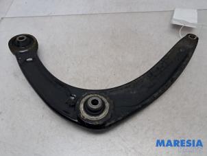 Begagnade Främre undre gaffelben, höger Citroen C4 Picasso (UD/UE/UF) 1.6 16V THP Sensodrive Pris € 25,00 Marginaltabell erbjuds av Maresia Parts